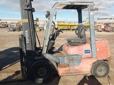 TOYOTA AUTOELEVADORA FDZN25, Año 2019. DOM: CLJ25. Ubicación: Puerto Madryn, provincia de Chubut