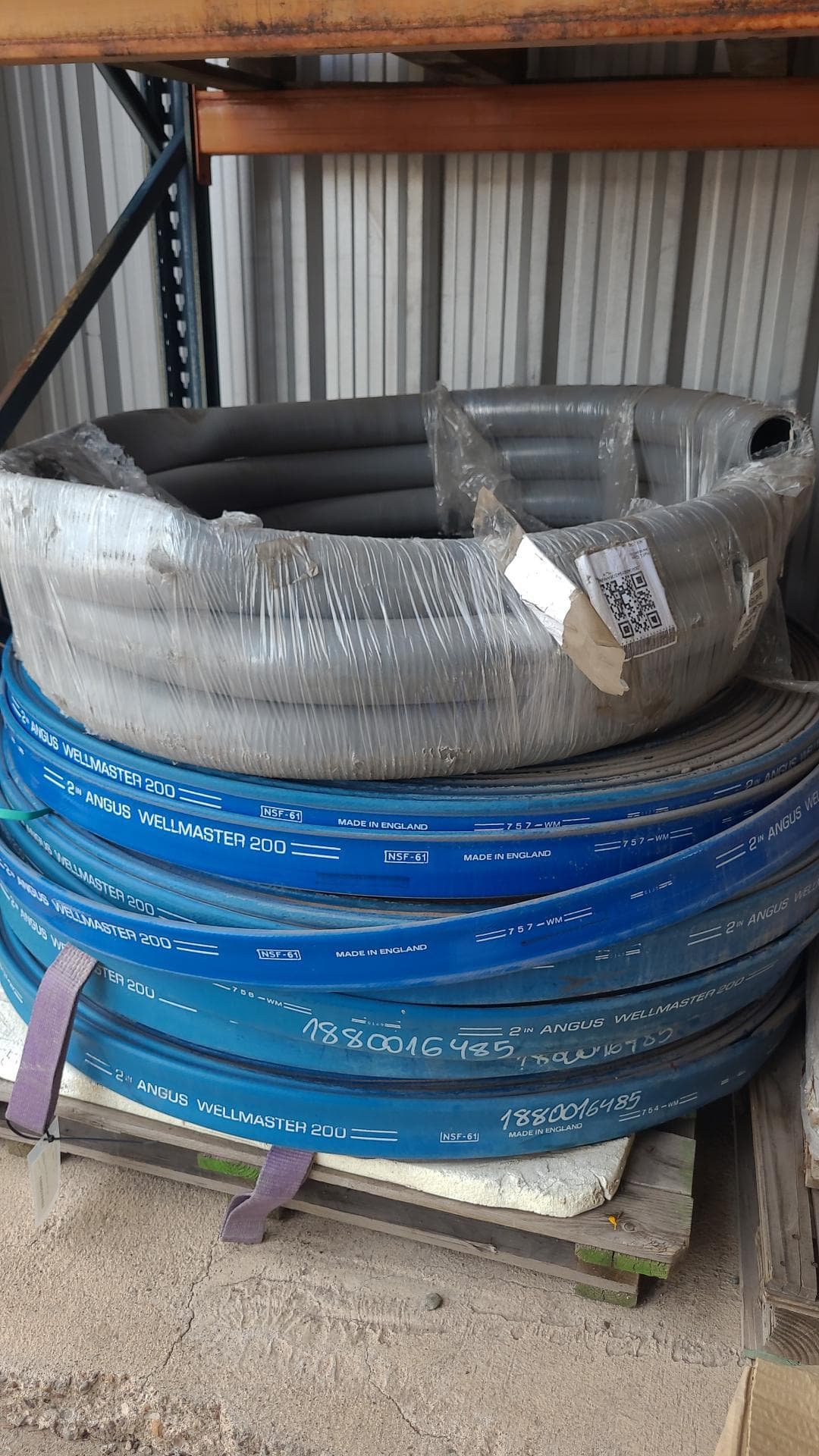 MANGUERAS /ACCESOR., Cantidad: 4 unidades, Condición: sin uso. LOC: Refinería Luján de Cuyo, provincia de Mendoza