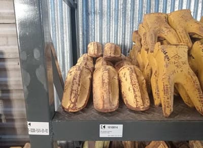 UÑAS/DIENTES DE BALDES, Cantidad: 167 unidades, Condición: sin uso. LOC: Don Torcuato, provincia de Buenos Aires