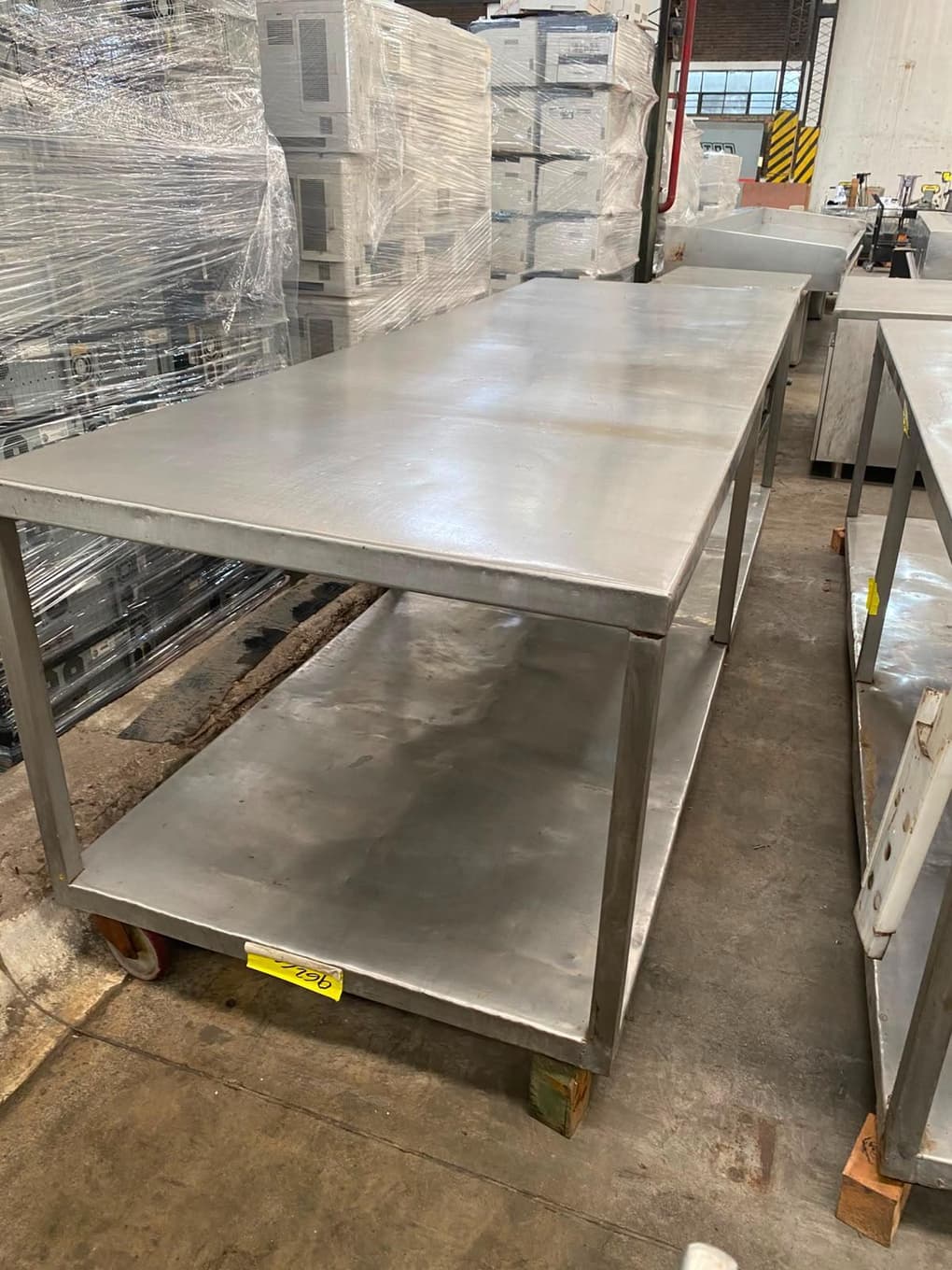 Mesa ac Inox sin Bacha, Cantidad: 3 unidades, Condición: usado, con posibles faltantes. LOC: Ciudad Autónoma de Buenos Aires