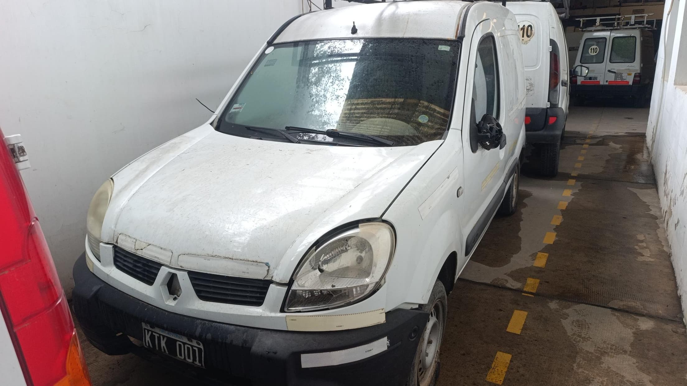 RENAULT FURGON KANGOO CONFORT 1.6 CD AA DA SVT1PL (600 KG), Año 2011. DOM: KTK001. Ubicación: Formosa, provincia de Formosa