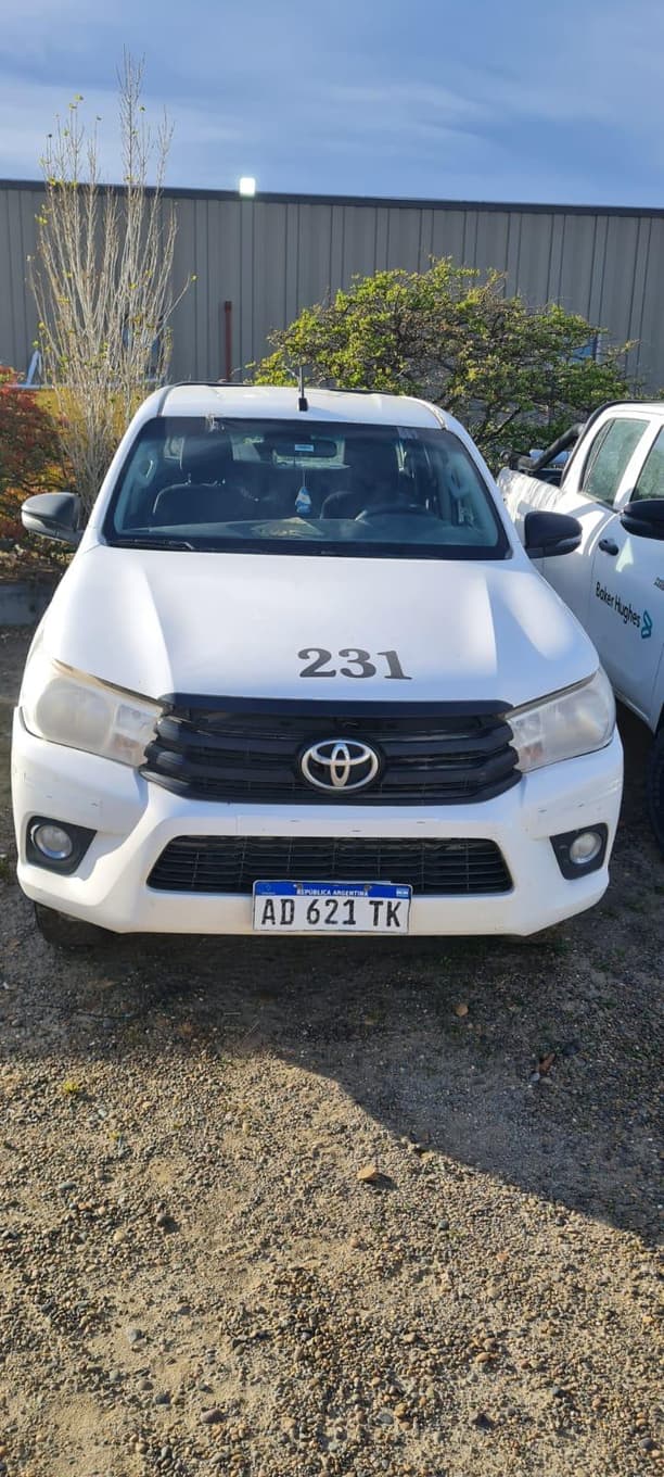 TOYOTA PICK-UP HILUX 4X4 D/C DX 2.4 TDI 6 M/T, Año 2019. DOM: AD621TK. Ubicación: Comodoro Rivadavia, provincia de Chubut