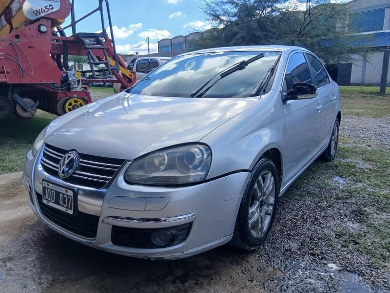 VOLKSWAGEN SEDAN 4 PTAS VENTO 2.5, Año 2011. DOM: JQO437. Ubicación: San Miguel de Tucumán, provincia de Tucumán