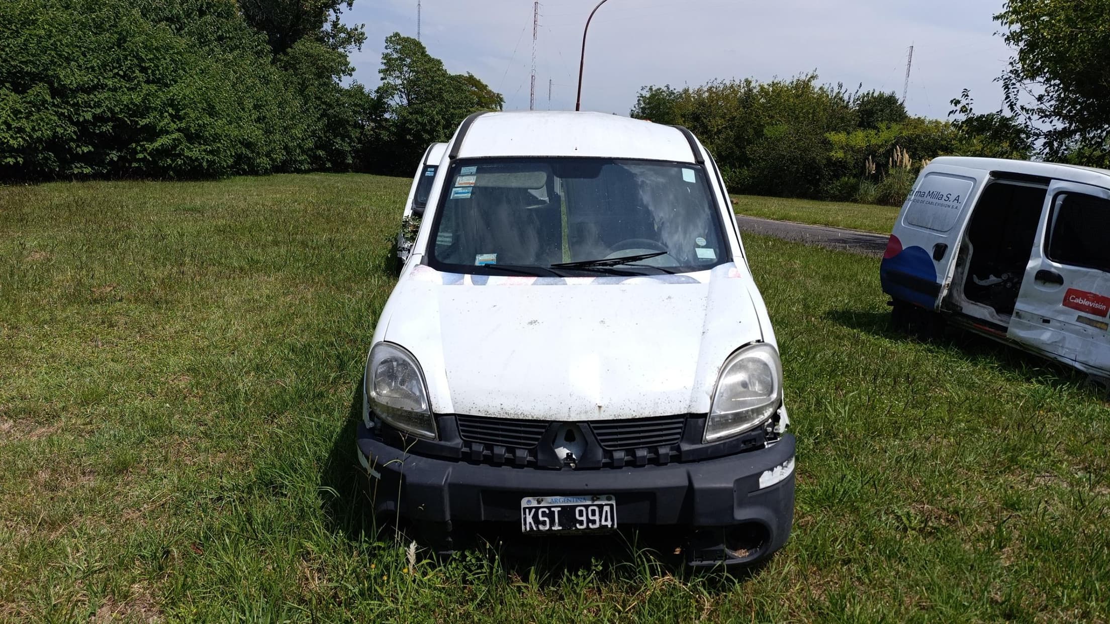 RENAULT FURGON KANGOO CONFORT 1.6 CD AA DA SVT1PL(600KG, Año 2011. DOM: KSI994. Ubicación: General Pacheco, provincia de Buenos Aires