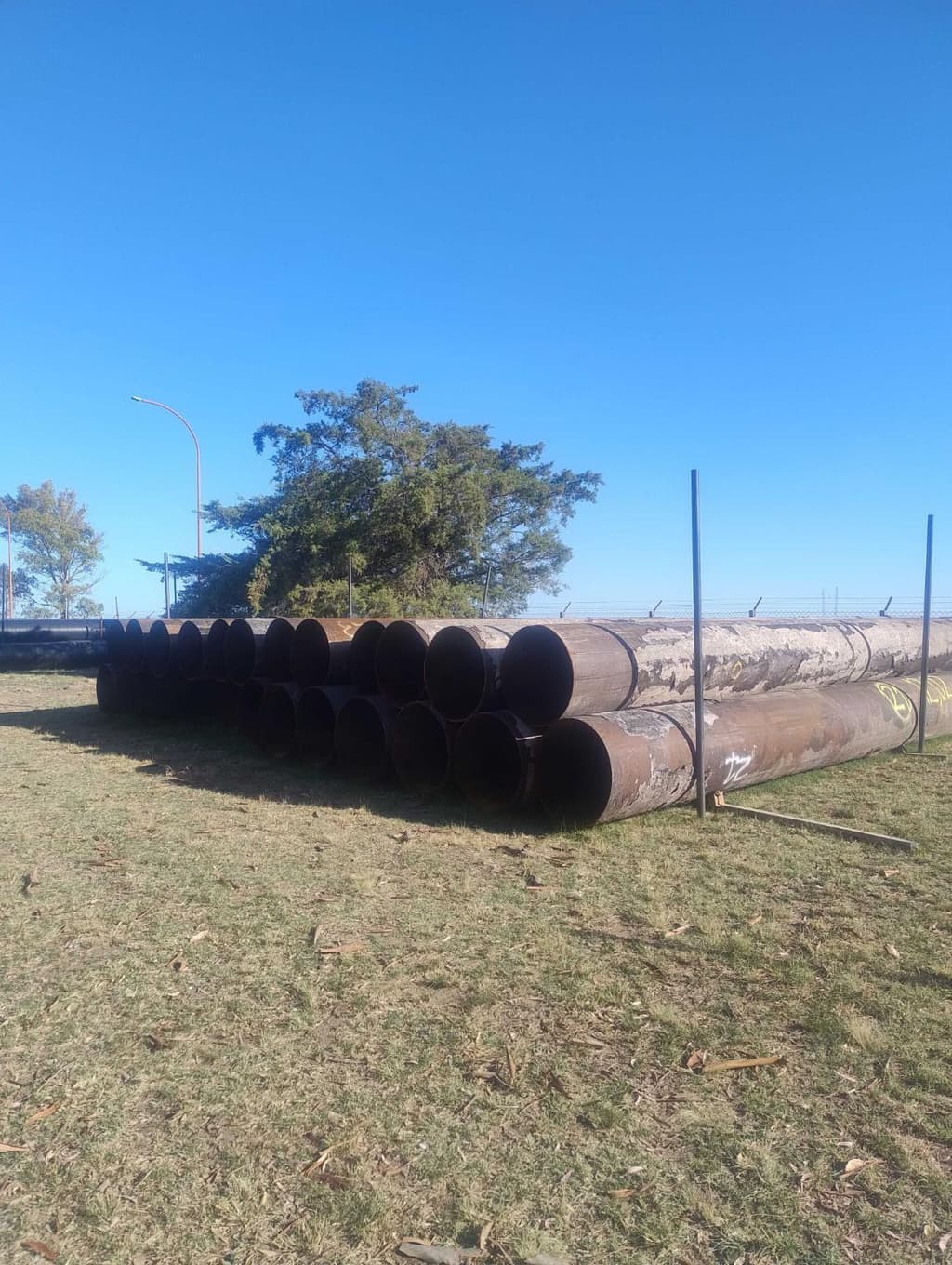 Cañería + tramos 32", Cantidad: 48 unidades, Condición: rezago. LOC: La Plata, Puerto Rosales, provincia de Buenos Aires