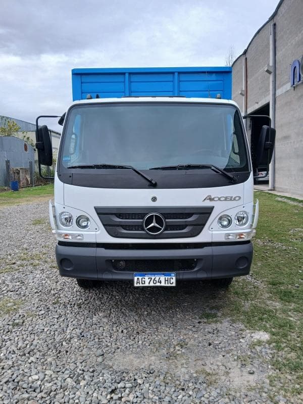 MERCEDES BENZ CHASIS CON CABINA ACCELO 815, Año 2024. DOM: AG764HC. Ubicación: San Miguel de Tucumán, provincia de Tucumán