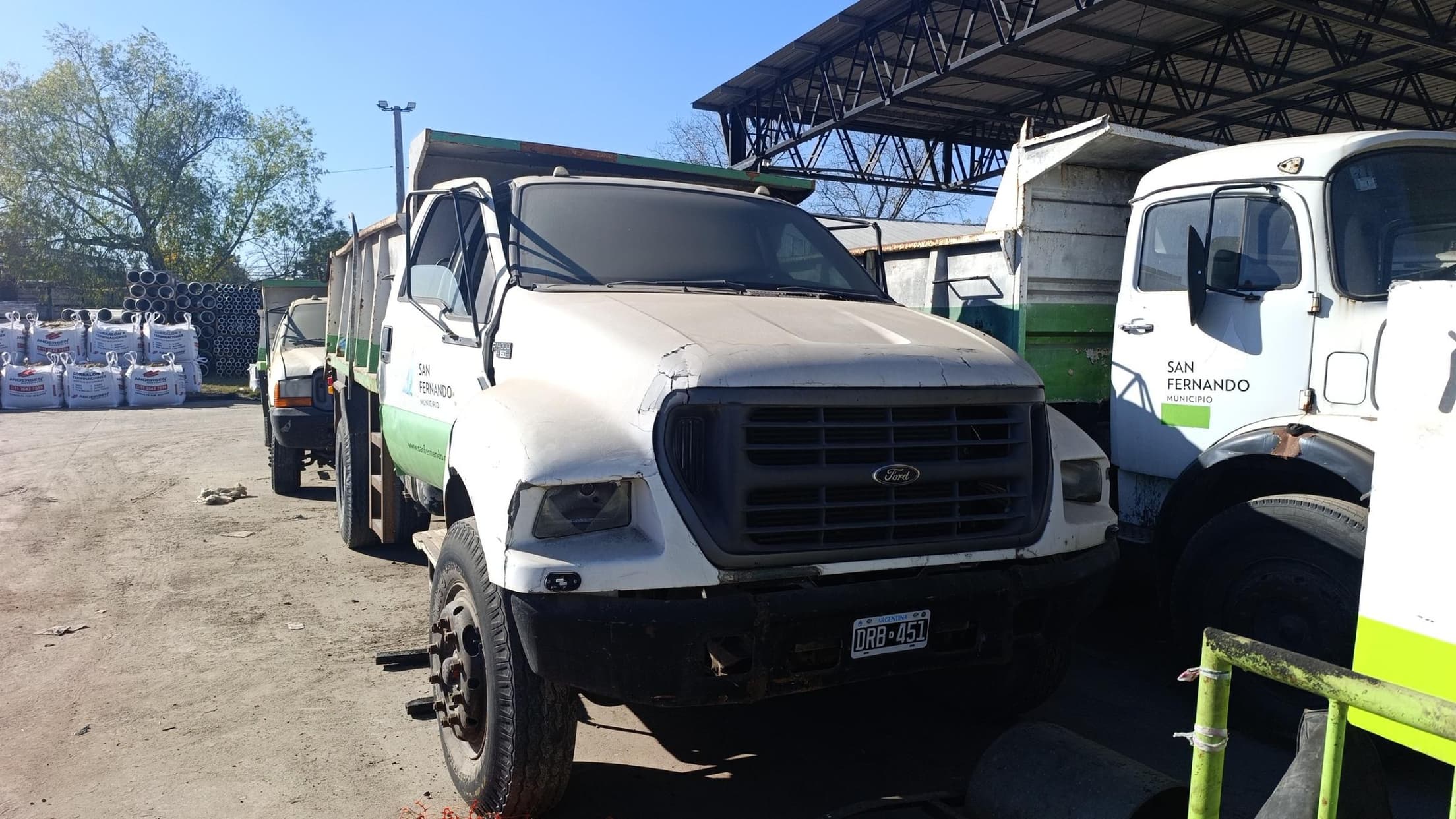 FORD CHASIS C/CABINA F-14.000, Año 2001. DOM: DRB451. Ubicación: San Fernando, provincia de Buenos Aires