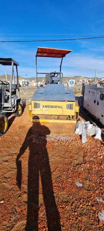 Vibrocompactador Lonking Doble rodillo , Año: 2013, Cantidad: 1 unidad, Condición: usado, con posibles faltantes. LOC: Comodoro Rivadavia, provincia de Chubut