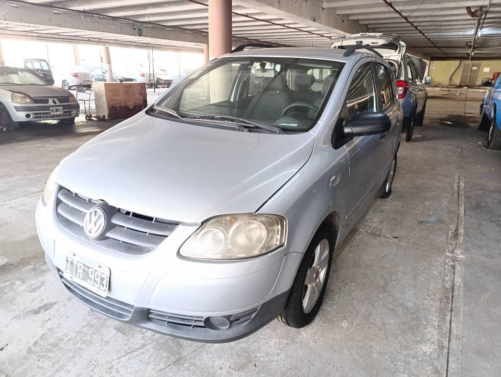 VOLKSWAGEN SEDAN 5 PTAS SURAN 90B, Año 2010. DOM: ITR993. Ubicación: San Fernando, provincia de Buenos Aires