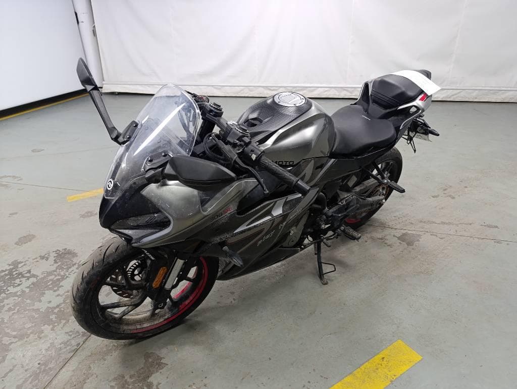 CF MOTO MOTOCICLETA 300SR, Año 2025. DOM: A269RFH. Ubicación: Guarda Vehicular San Fernando, provincia de Buenos Aires