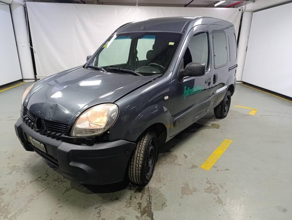 RENAULT FURGON KANGOO PH3 CONFORT 1.6 5A CD DA CA SVT, Año 2014. DOM: NJO441. Ubicación: Ciudad Autónoma de Buenos Aires