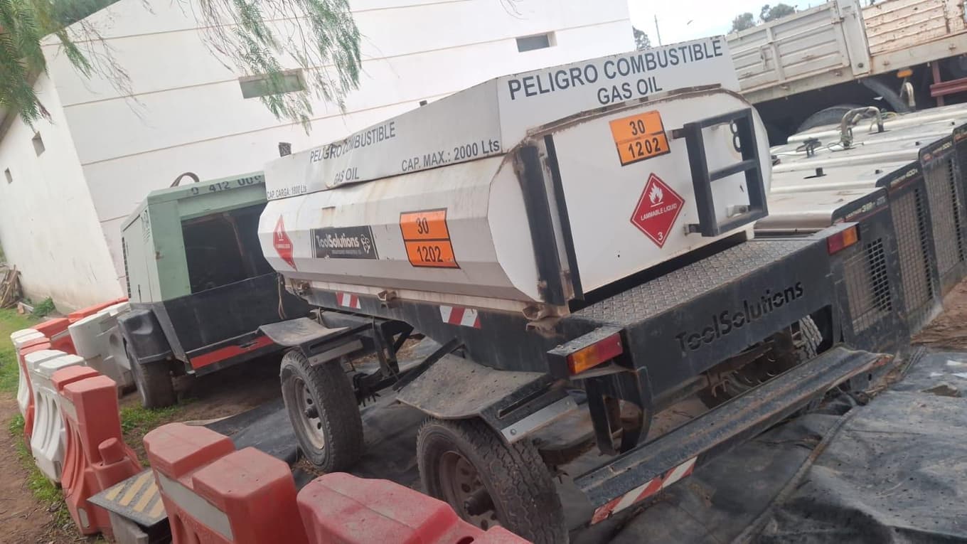 Chulengo de combustible Tool Solutions 2000 Lts., Cantidad: 1 unidad, Condición: usado. LOC: Centenario, provincia de Neuquén