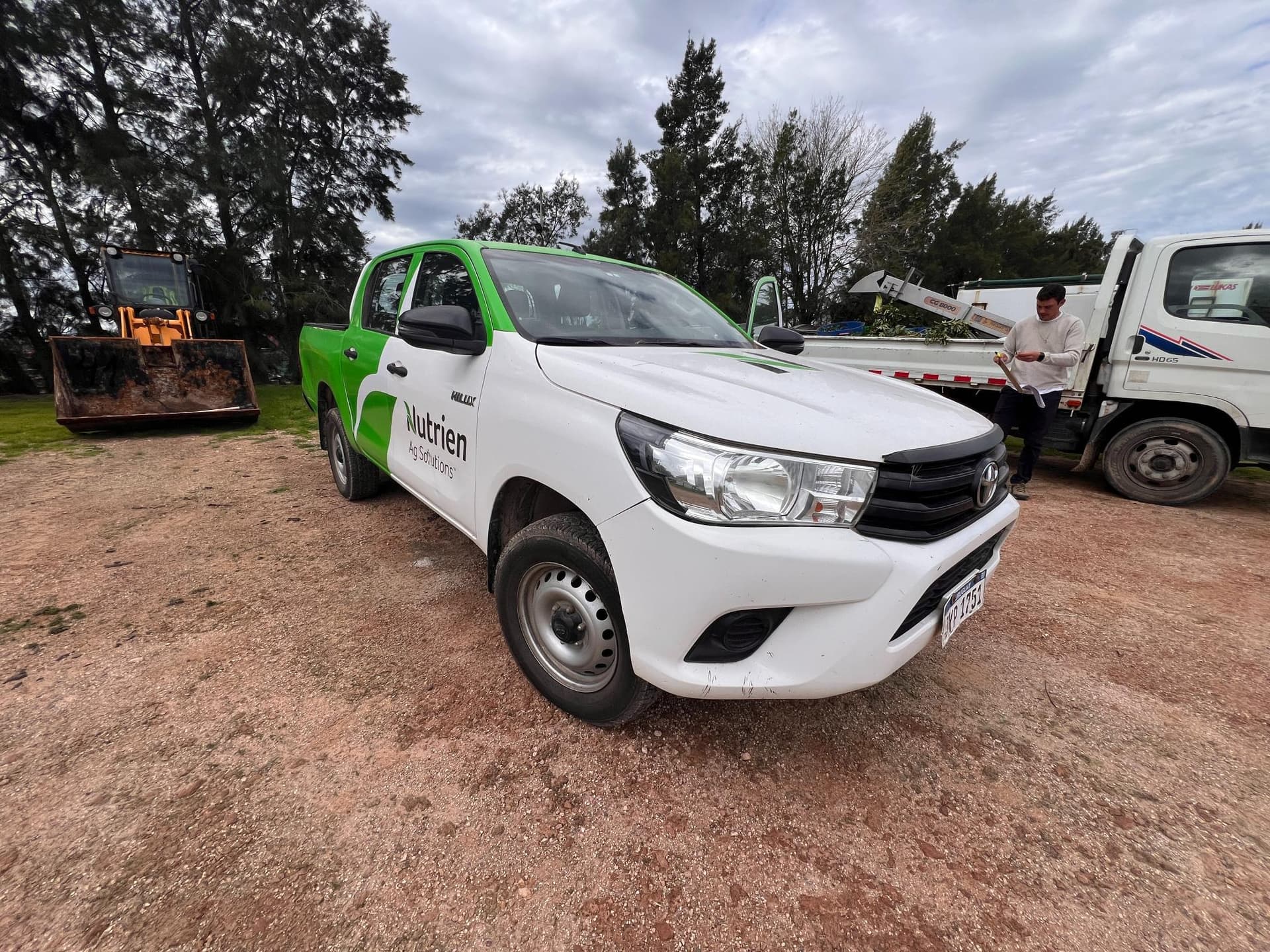 CAMIONETA TOYOTA Hilux 4X4, Año 2021. DOM: JYP 1751. Ubicación: PLANTA YOUNG