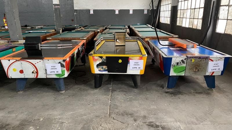 Mesa de tejo, Cantidad: 3 unidades, Condición: usado, rezago con posibles faltantes. LOC: Ciudad Autónoma de Buenos Aires