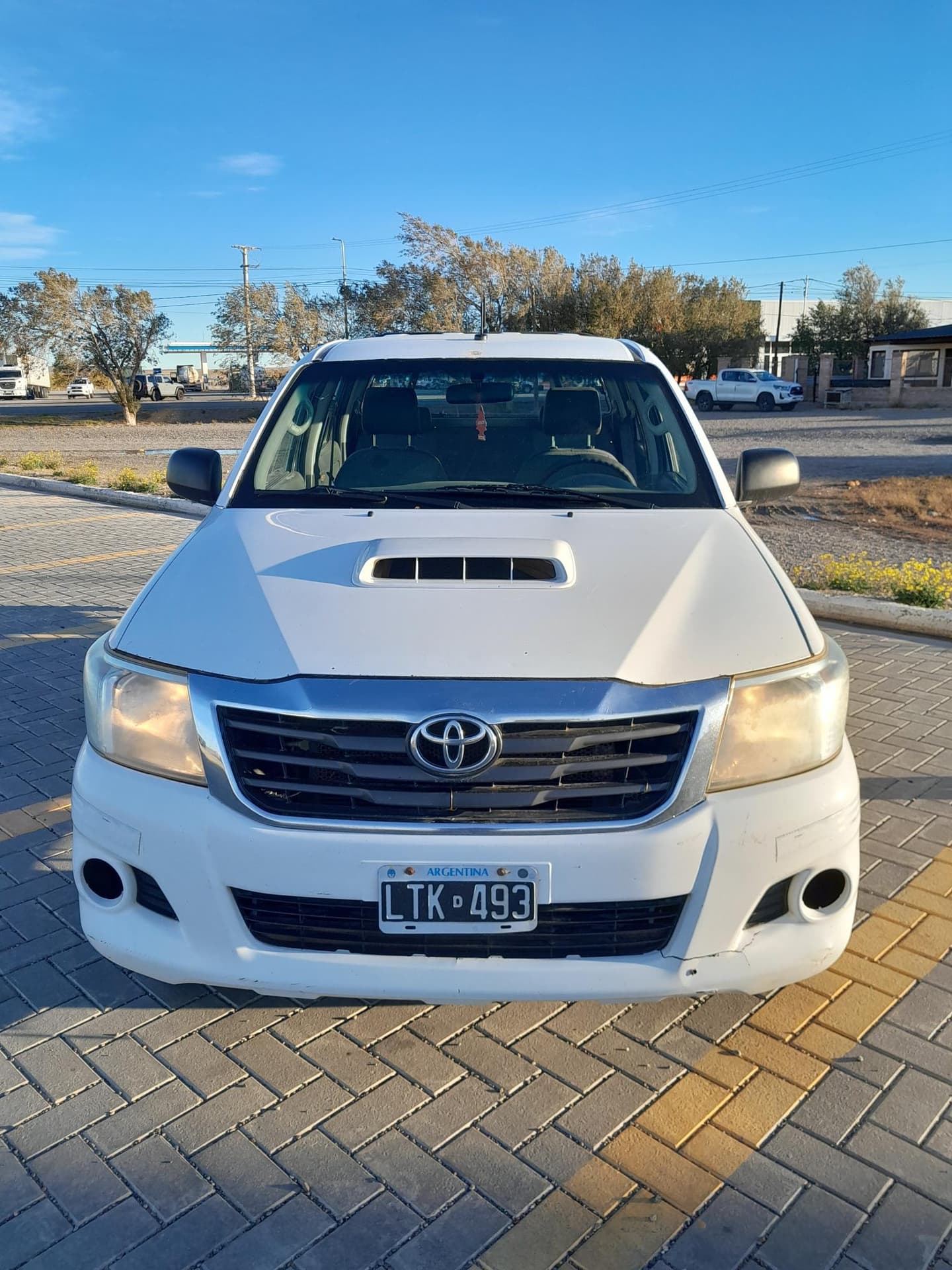 TOYOTA PICK UP HILUX 4X4 CABINA DOBLE DX PACK 2.5 TDI, Año 2012. DOM: LTK493. Ubicación: Las Heras, provincia de Santa Cruz