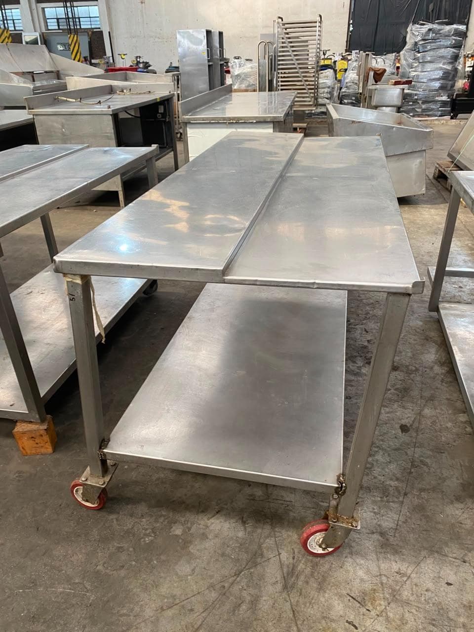 Mesa ac Inox sin Bacha, Cantidad: 3 unidades, Condición: usado, con posibles faltantes. LOC: Ciudad Autónoma de Buenos Aires