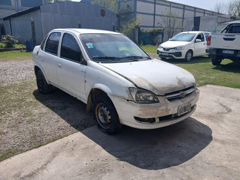 CHEVROLET SEDAN 4 PUERTAS CLASSIC 4 P LS ABS + AIRBAG 1.4N, Año 2015. DOM: OYQ988. Ubicación: San Miguel de Tucumán, provincia de Tucumán