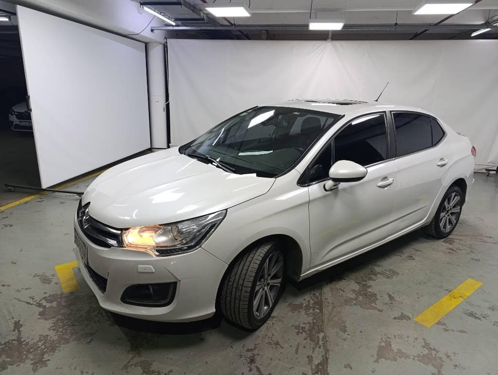 CITROEN SEDAN 4 PUERTAS C4 LOUNGE HDI 115 MT6 FEEL PACK 10 AÑOS, Año 2018. DOM: AC221WR. Ubicación: Playa San Fernando, provincia de Buenos Aires