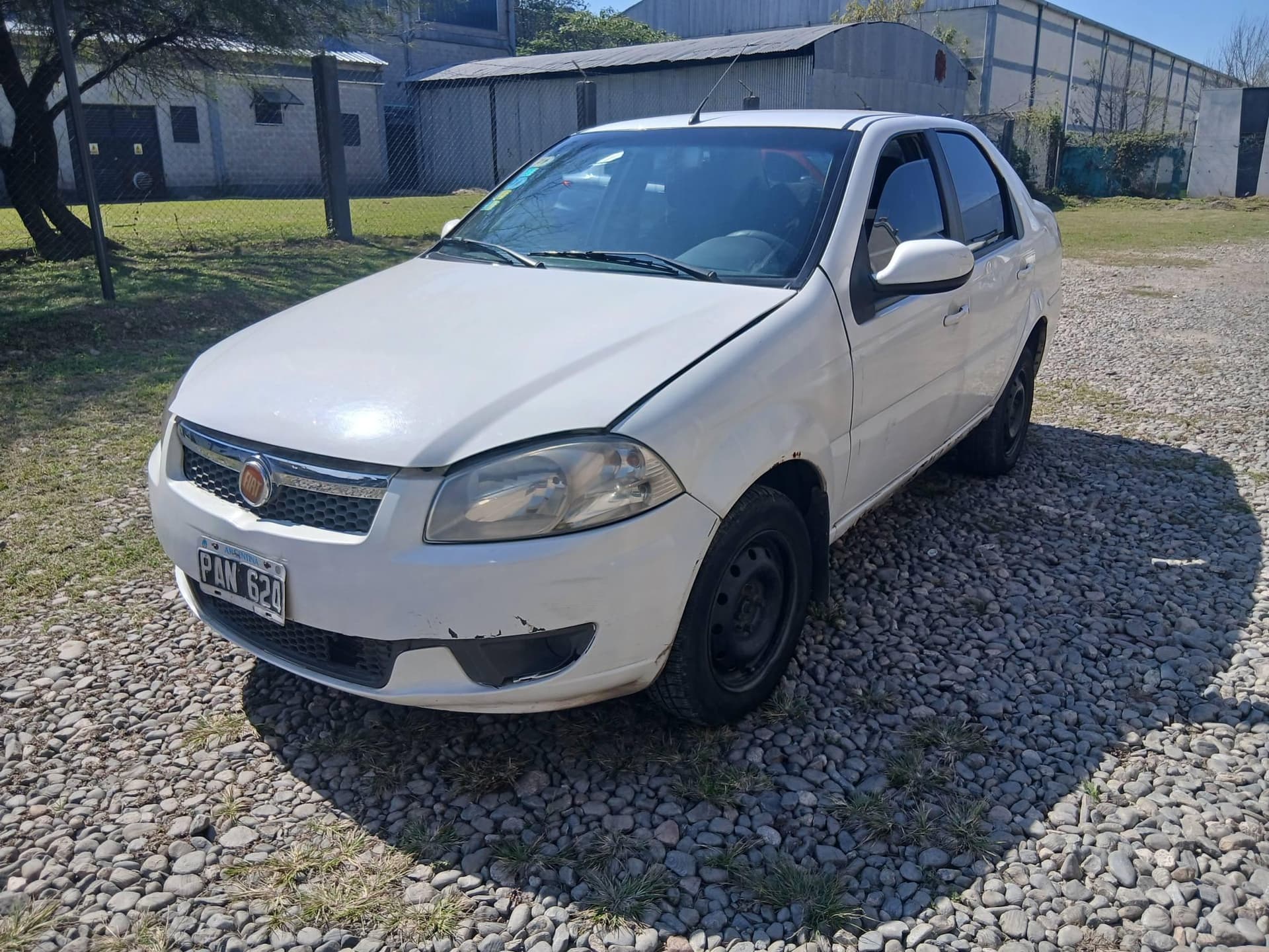 FIAT SEDAN 4 PUERTAS SIENA (F4) EL 1.4 8V, Año 2015. DOM: PAN624. Ubicación: San Miguel de Tucumán, provincia de Tucumán