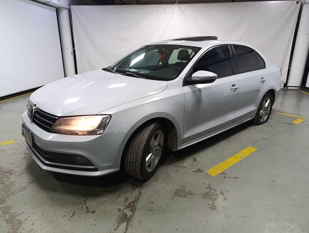 VOLKSWAGEN SEDAN 4 PUERTAS VENTO 1.4TSI BM TECH, Año 2017. DOM: AB033TY. Ubicación: San Fernando, provincia de Buenos Aires