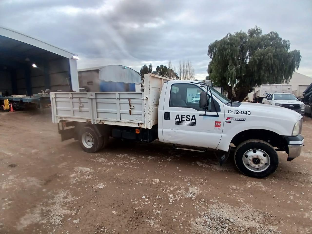 FORD CHASIS C/CABINA F-4000 D 4X4, Año 2017. DOM: AB916VW. Ubicación: CENTENARIO, provincia de Neuquén
