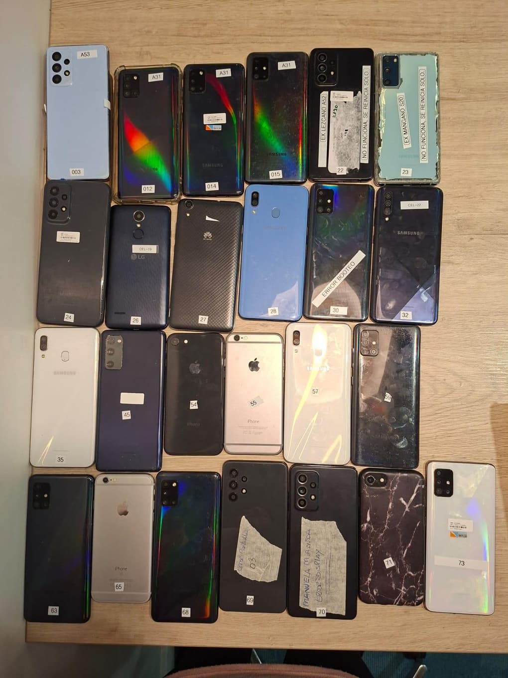 Celulares varios, Cantidad: 72 unidades, Condición: varios. LOC: Ciudad Autónoma de Buenos Aires