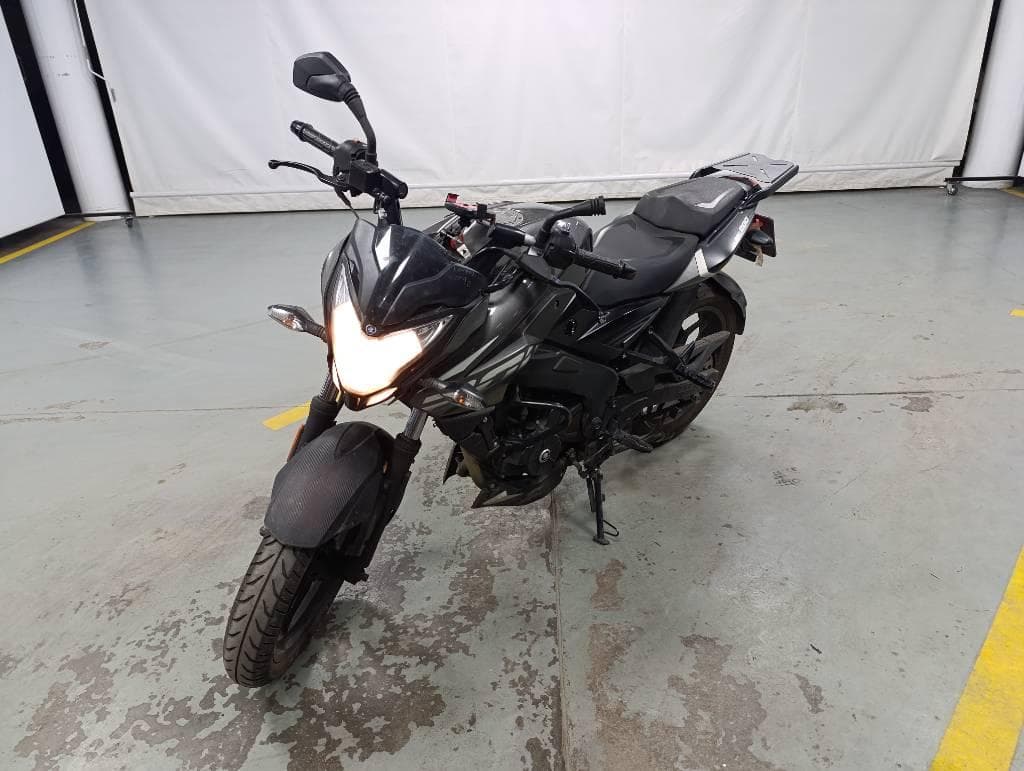 BAJAJ MOTOCICLETA ROUSER 200, Año 2024. DOM: A209MGH. Ubicación: San Fernando, provincia de Buenos Aires
