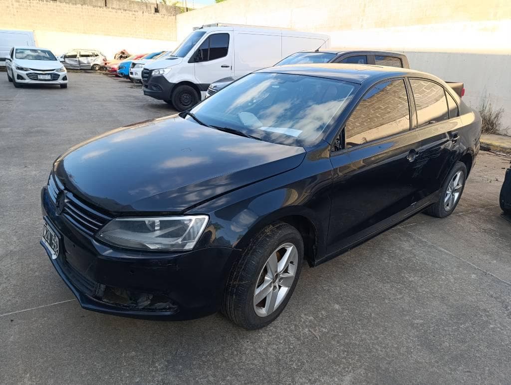 VOLKSWAGEN SEDAN 4 PUERTAS VOLKSWAGEN VENTO 2.0TDI, Año 2013. DOM: MZQ552. Ubicación: San Fernando, provincia de Buenos Aires