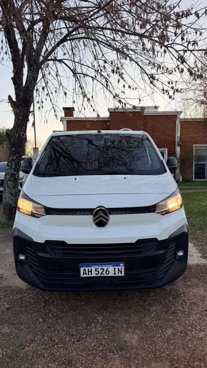 PEUGEOT FURGON FURGON JUMPY L3 HDI 120 MY25, Año 2025. DOM: AH526IN. Ubicación: Colón, provincia de Entre Ríos