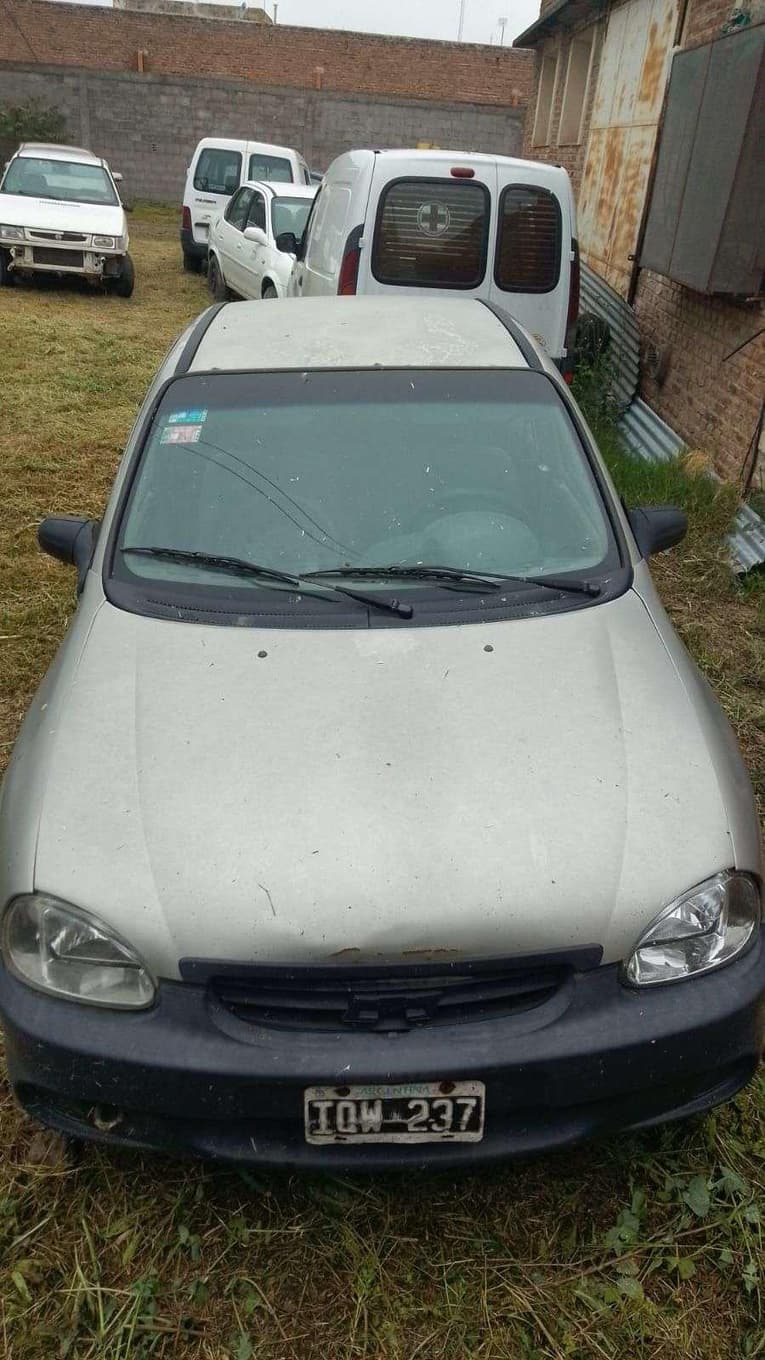 Chevrolet Sedan 4 ptas Corsa Classic 1.4, Año 2010. DOM: IQW237. Ubicación: Médanos, provincia de Buenos Aires