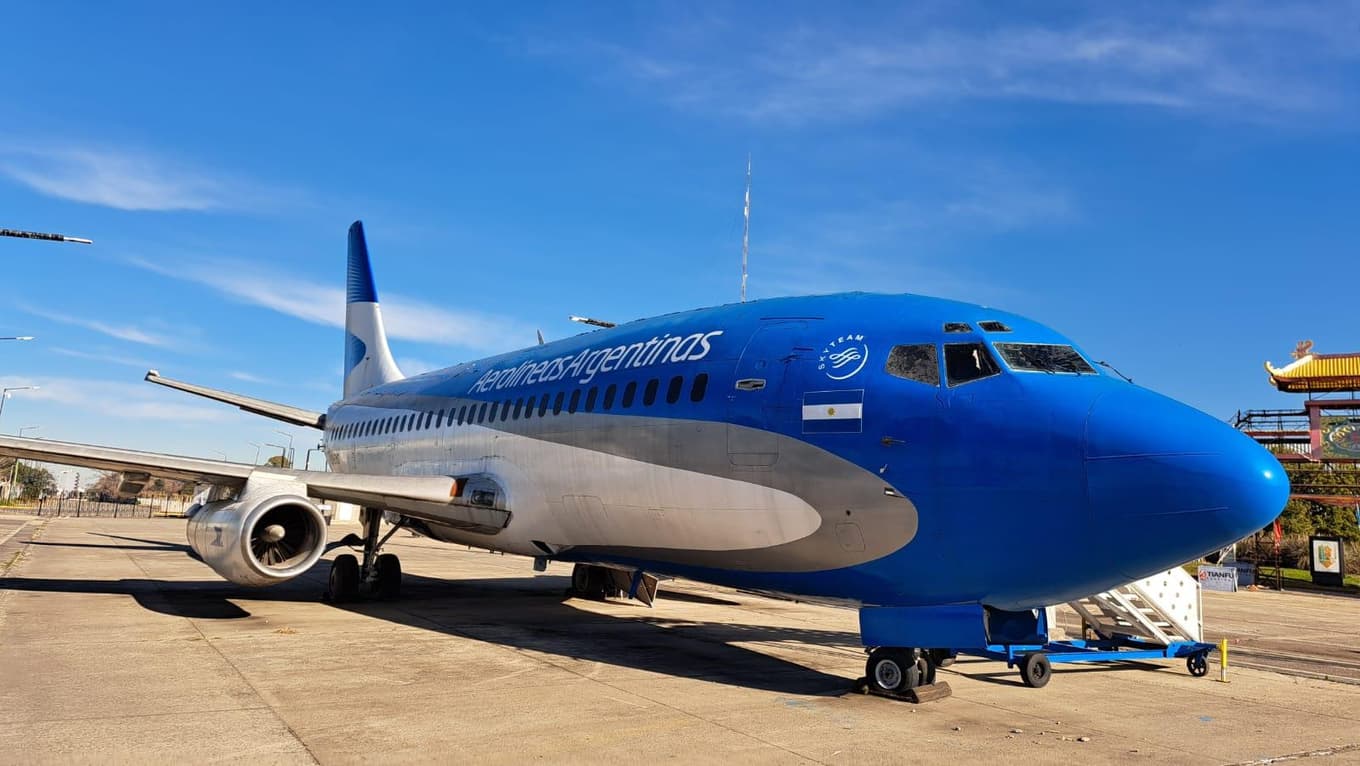 Aeronave Boeing 737-200, Cantidad: 1 unidad, Condición: rezago. LOC: Tecnópolis, Villa Martelli, provincia de Buenos Aires