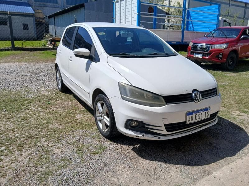 VOLKSWAGEN SEDAN 5 PUERTAS FOX 1.6 MSI, Año 2016. DOM: AA031IS. Ubicación: San Miguel de Tucumán, provincia de Tucumán