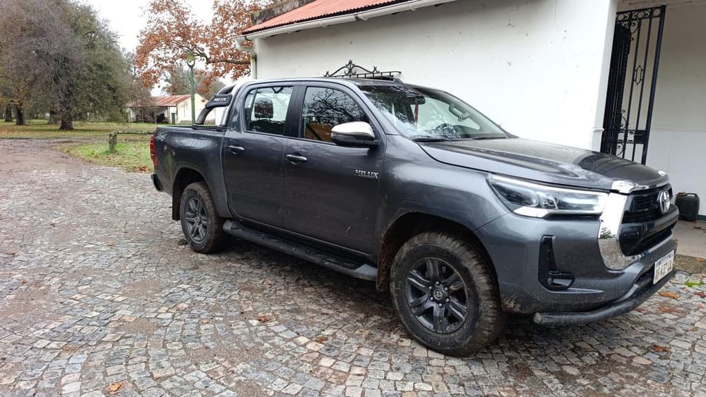 TOYOTA PICK-UP HILUX 4X4 D/C SRV 2.8 TDI 6 A/T, Año 2022. DOM: AF437LL. Ubicación: MONTE BUEY, provincia de Córdoba