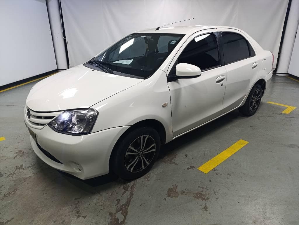 TOYOTA SEDAN 4 PUERTAS ETIOS XS 1.5 M/T, Año 2014. DOM: OBZ003. Ubicación: San Fernando, provincia de Buenos Aires