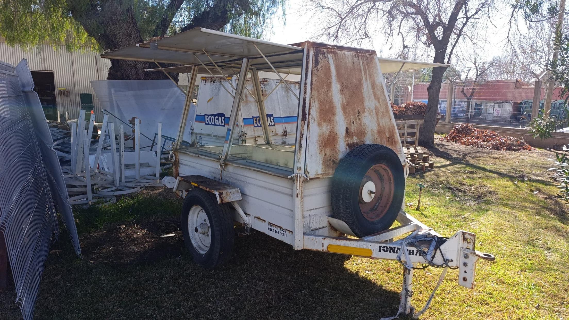 CARRO REMOLQUE, Cantidad: 1 unidad, Condición: usado, con posibles faltantes. LOC: GODOY CRUZ, provincia de Mendoza