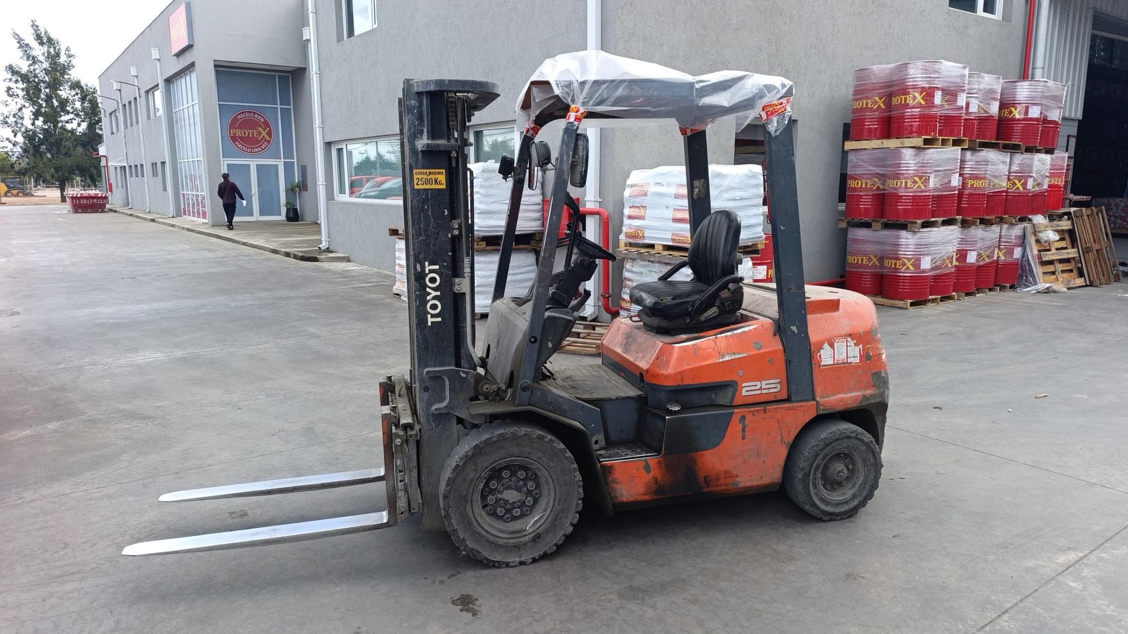 TOYOTA AUTOELEVADOR 786-23301, Año 2015. DOM: CXM48. Ubicación: PACHECO, provincia de Buenos Aires