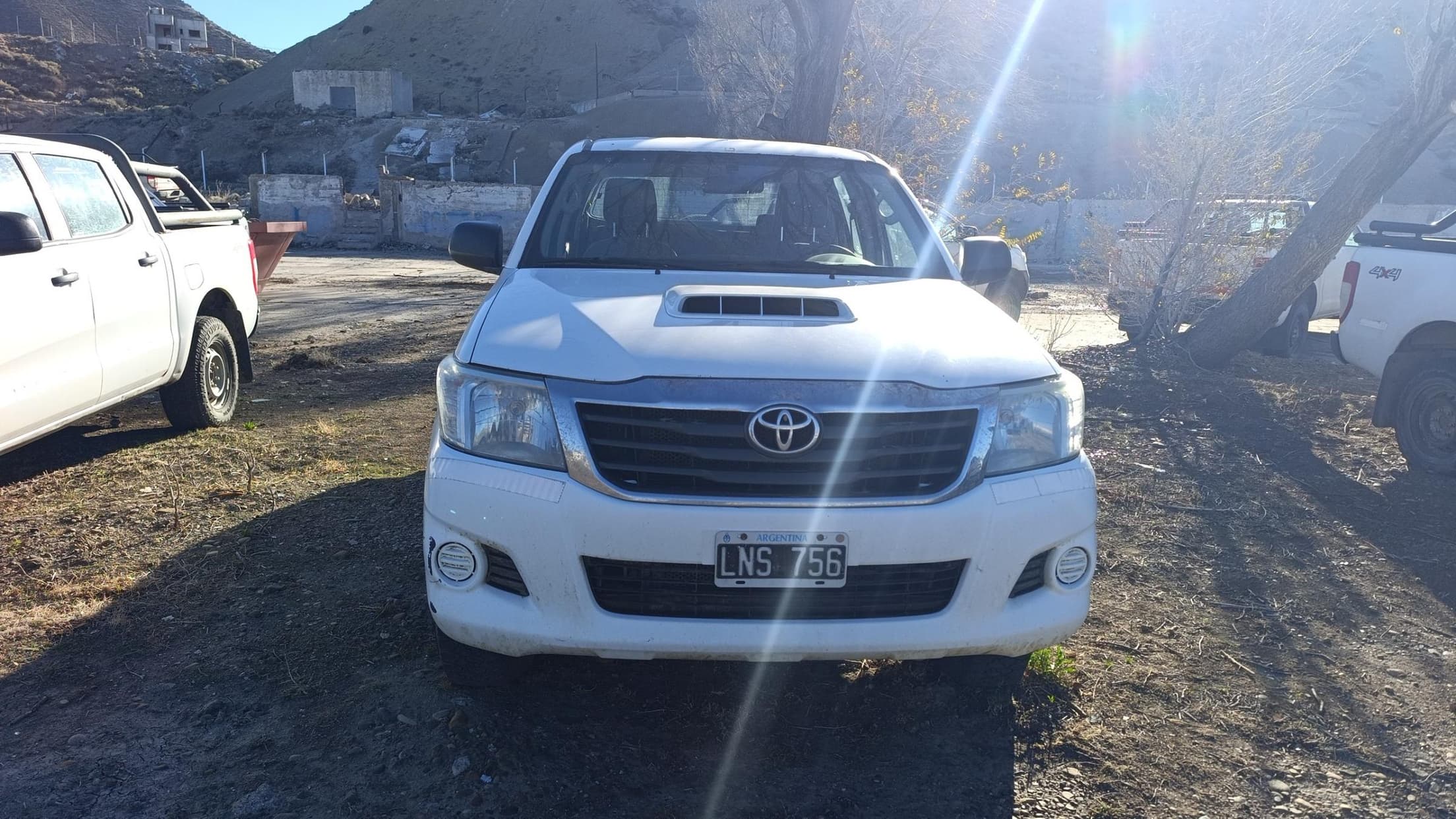 TOYOTA PICK-UP HILUX 4X4 CABINA DOBLE DX PACK 2.5 TDI, Año 2012. DOM: LNS756. Ubicación: Comodo Rivadavia, provincia de Chubut