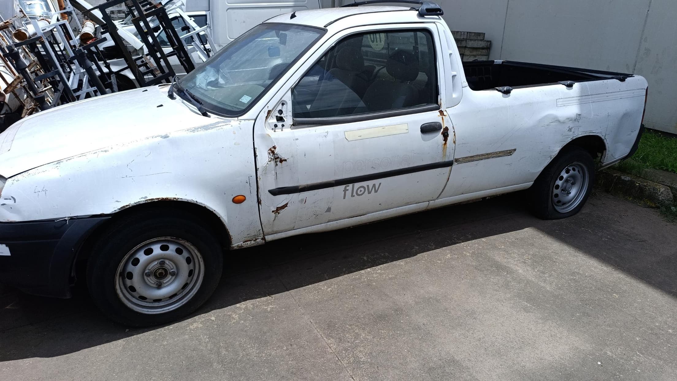 FORD PICK-UP COURIER, Año 2000. DOM: DOW303. Ubicación: Rosario, provincia de Santa Fe
