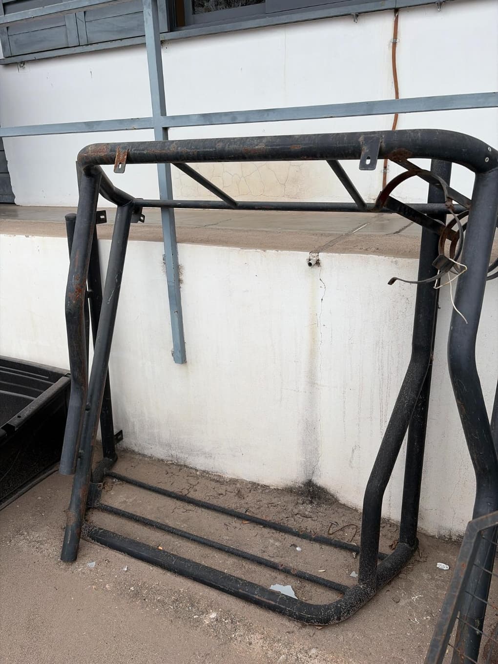 JAULA TOYOTA HILUX, Cantidad: 2 unidades, Condición: usado, con posibles faltantes. LOC: , provincia de Córdoba