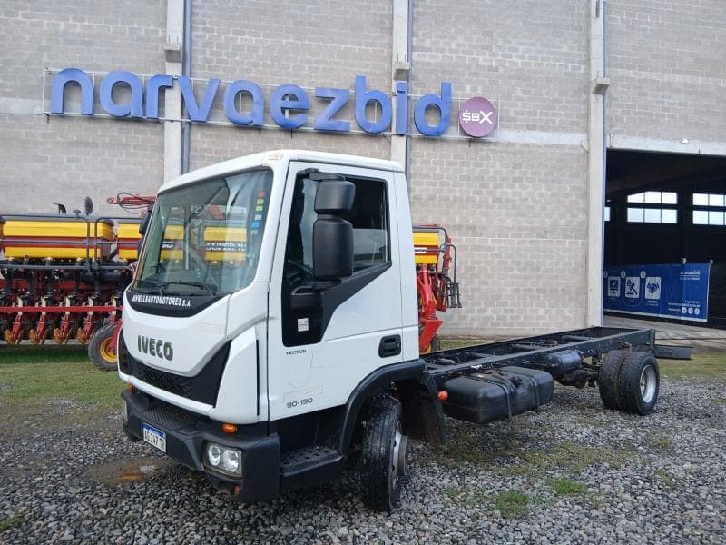 IVECO CHASIS CON CABINA 90190, Año 2023. DOM: AG247TR. Ubicación: San Miguel de Tucumán, provincia de Tucumán