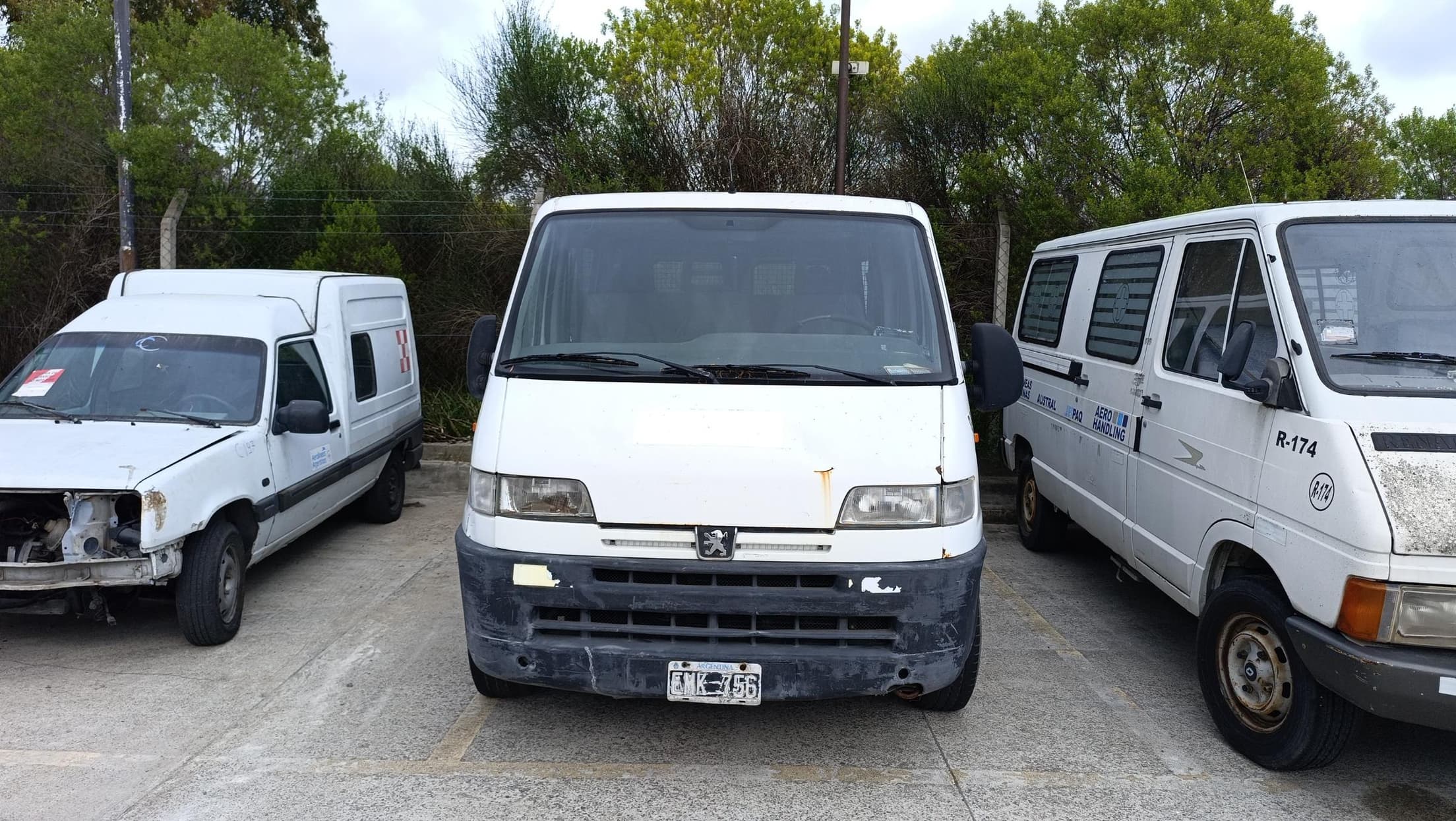 PEUGEOT  TRANSPORTE DE PASAJEROS BOXER MINIBUS 15+1 2.8 TD, Año 2004. DOM: EMK756. Ubicación: Ezeiza, provincia de Buenos Aires