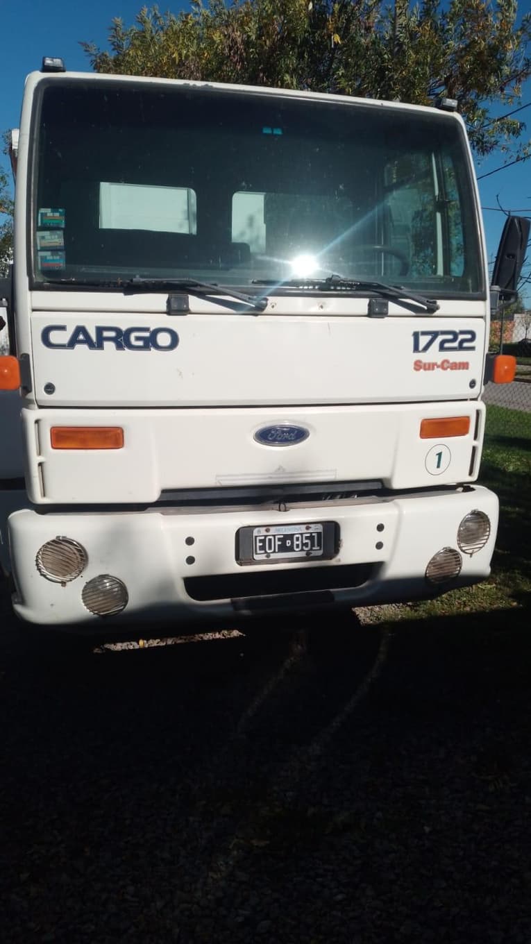 FORD TRACTOR CARRETERA CARGO 1722, Año 2004. DOM: EOF851. Ubicación: ARECO, provincia de Buenos Aires