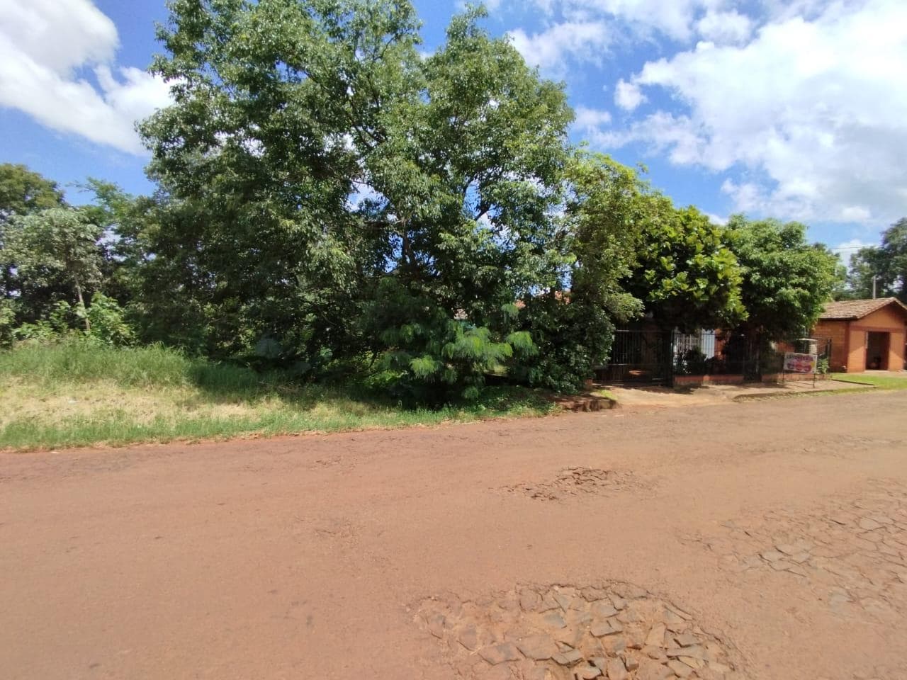 TERRENO DESOCUPADO - ITAPÚA / OBLIGADO - Sup: 1.169m2