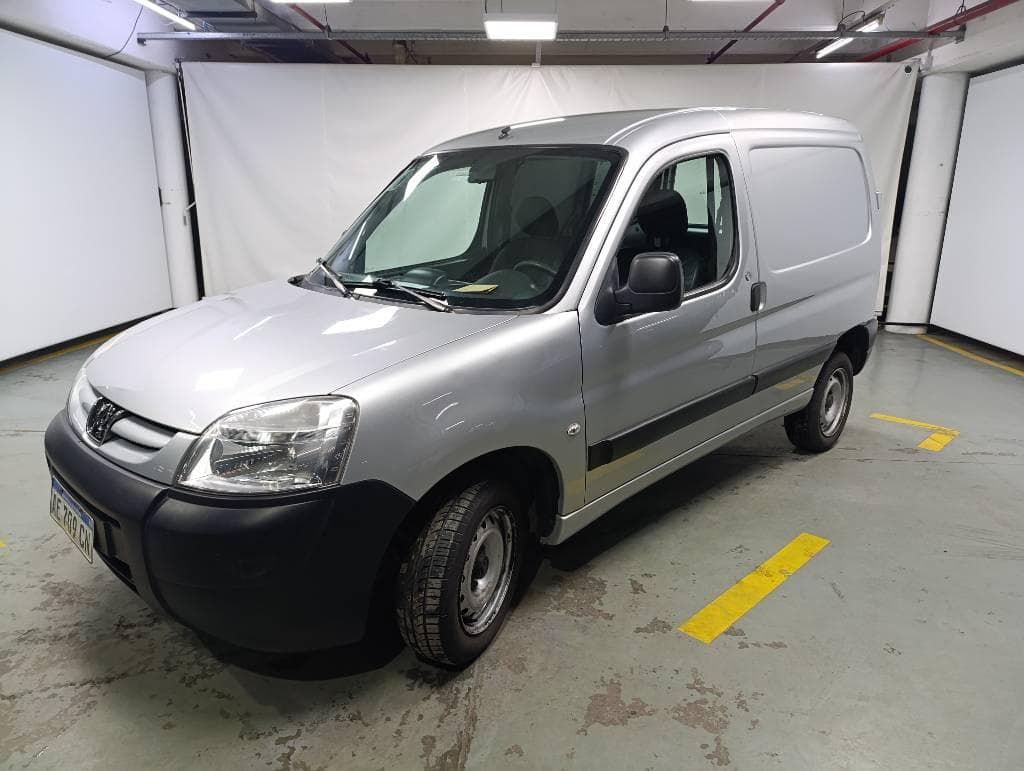 PEUGEOT FURGON PARTNER CONFORT 1.6, Año 2021. DOM: AE709CN. Ubicación: San Fernando, provincia de Buenos Aires