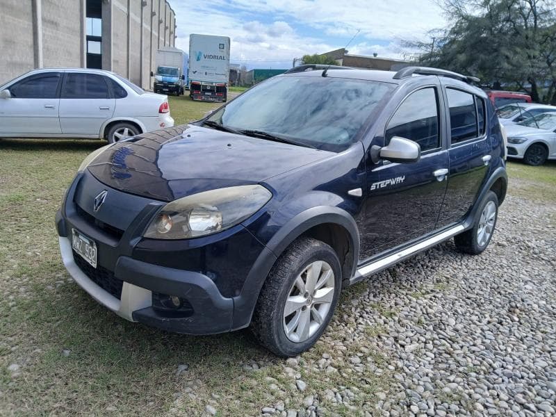 RENAULT SEDAN 5 PUERTAS SANDERO STEPWAY EXPRESSION ABS, Año 2013. DOM: MWZ932. Ubicación: San Miguel de Tucumán, provincia de Tucumán