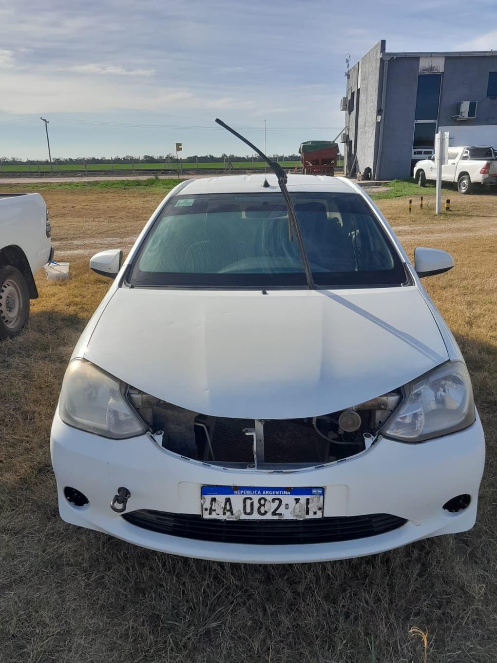 TOYOTA SEDAN 4 PUERTAS ETIOS X 1.5 M/T, Año 2016. DOM: AA082IH. Ubicación: Itin, provincia de Chaco
