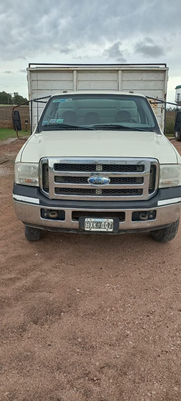 FORD CHASIS C/ CABINA F-4000 D, Año 2009. DOM: HXK447. Ubicación: Coronel Suarez, provincia de Buenos Aires