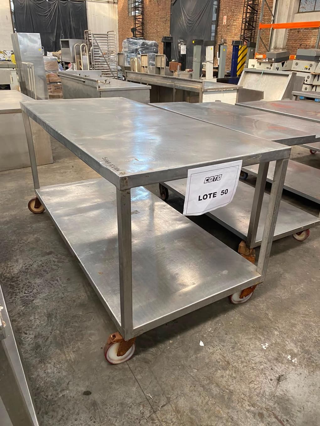 Mesa ac Inox sin Bacha, Cantidad: 3 unidades, Condición: usado, con posibles faltantes. LOC: Ciudad Autónoma de Buenos Aires