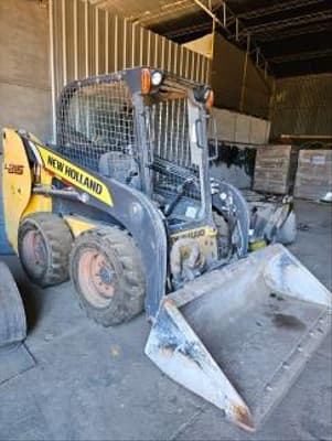 NEW HOLLAND CARGADORA L215, Año 2017. DOM: EBK35. Ubicación: Alcorta, provincia de Santa Fe
