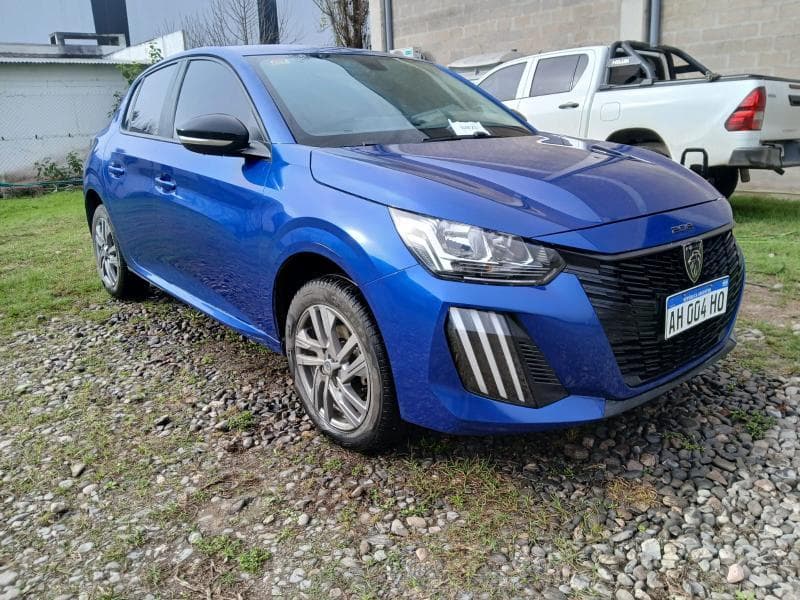 PEUGEOT  SEDAN 5 PUERTAS  208 ALLURE AT AM25, Año 2025. DOM: AH004HO. Ubicación: San Miguel de Tucumán, provincia de Tucumán